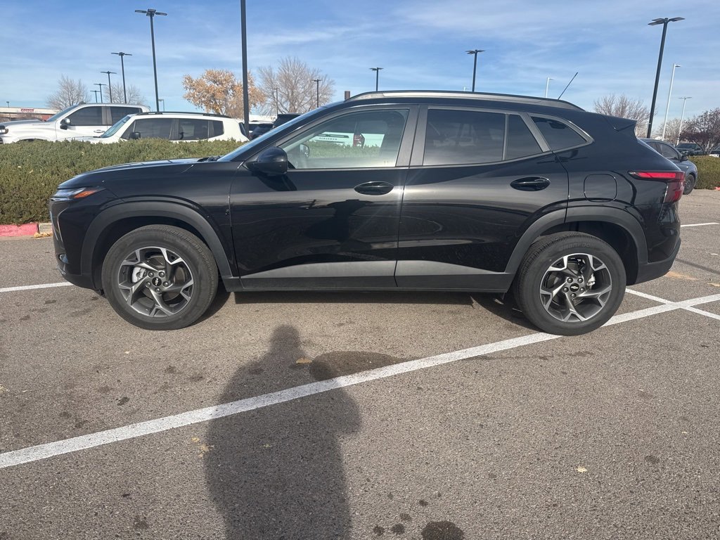 Certified 2025 Chevrolet Trax LT image 6