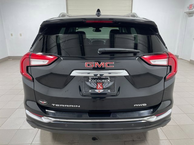 Used 2023 GMC Terrain Denali image 5