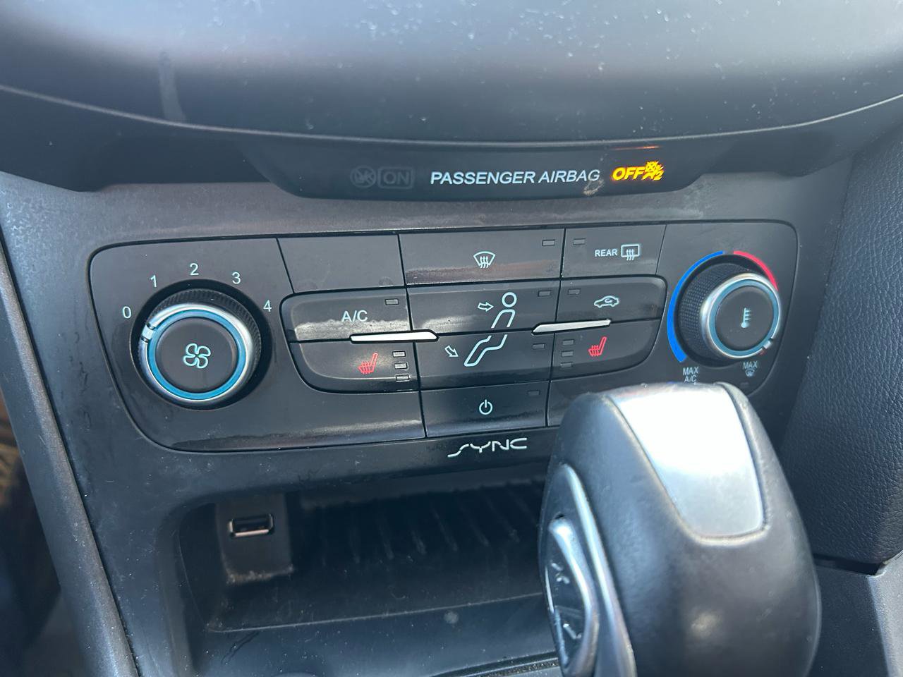 Used 2015 Ford Focus SE w/ Equipment Group 201A image 26