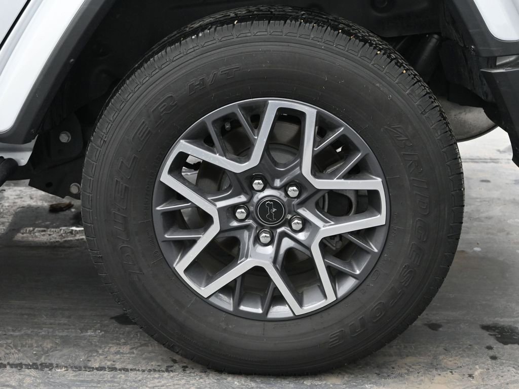 Used 2024 Jeep Wrangler Sahara image 15