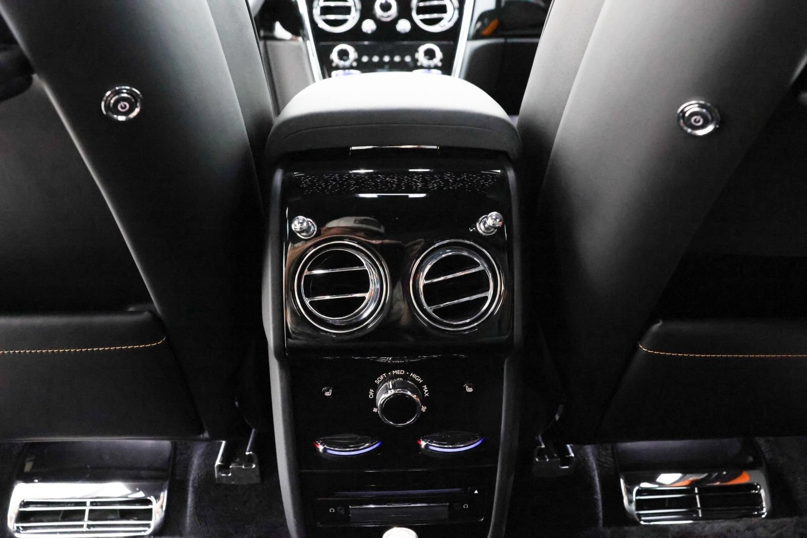 Certified 2023 Rolls-Royce Cullinan w/ Cullinan Package AWD/4WD image 23