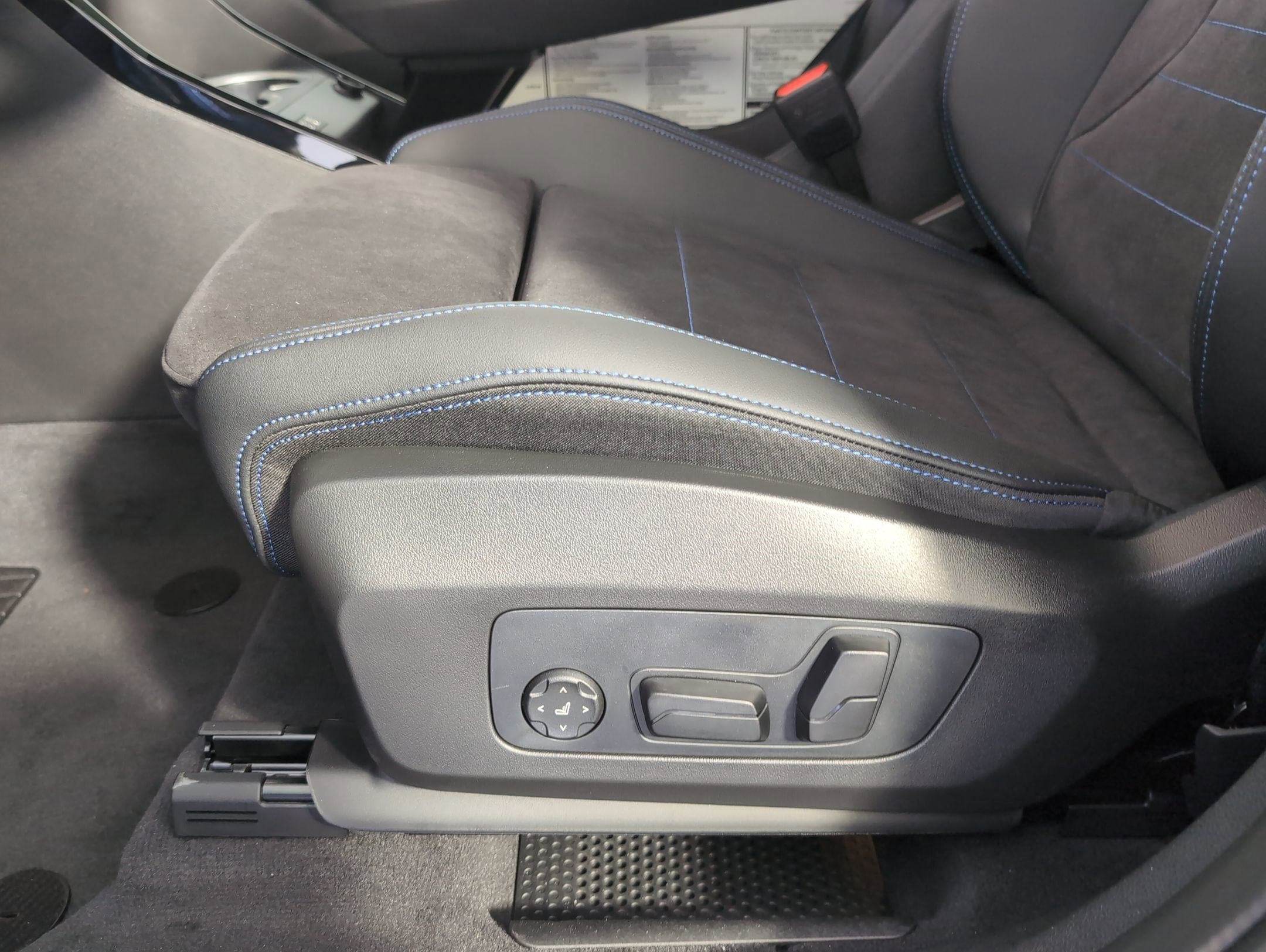 Used 2026 BMW X1 xDrive28i w/ M Sport Package image 10