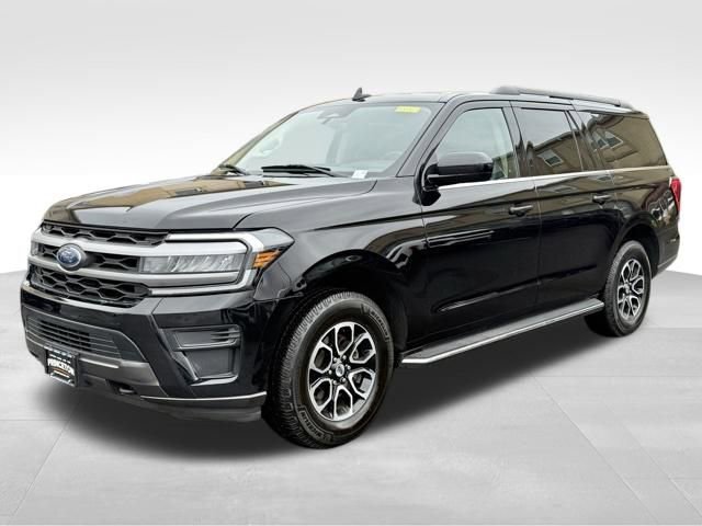 Used 2023 Ford Expedition Max XLT AWD/4WD image 3