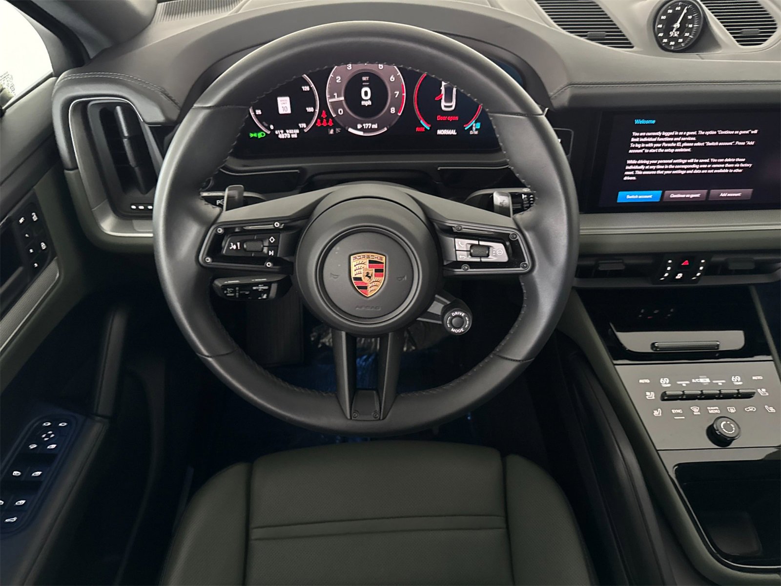 Used 2025 Porsche Cayenne Coupe image 16