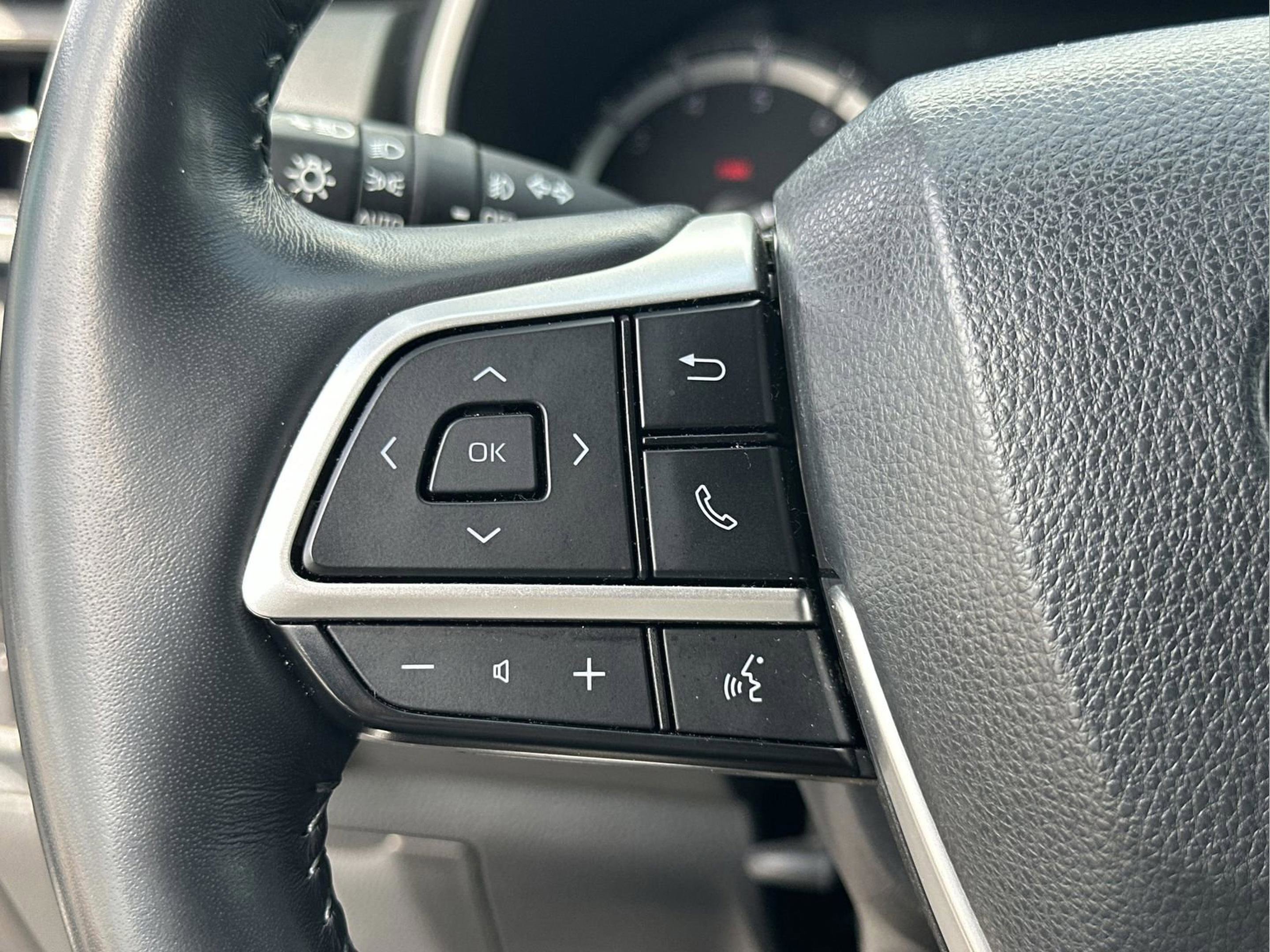 Used 2022 Toyota Highlander Limited image 16