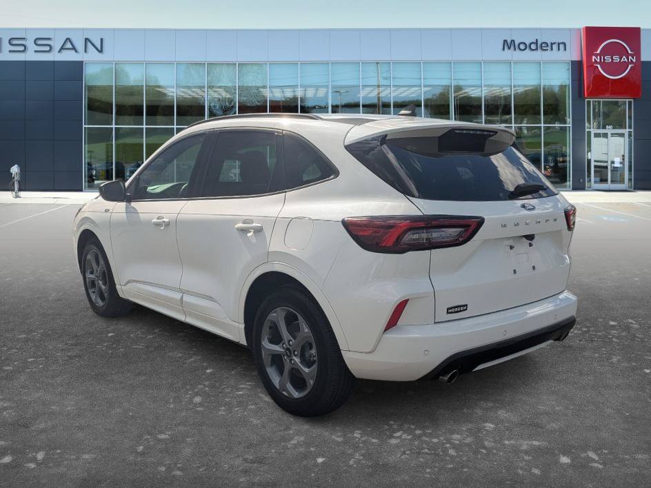 Used 2024 Ford Escape ST-Line w/ Tech Pack #1 FWD image 3