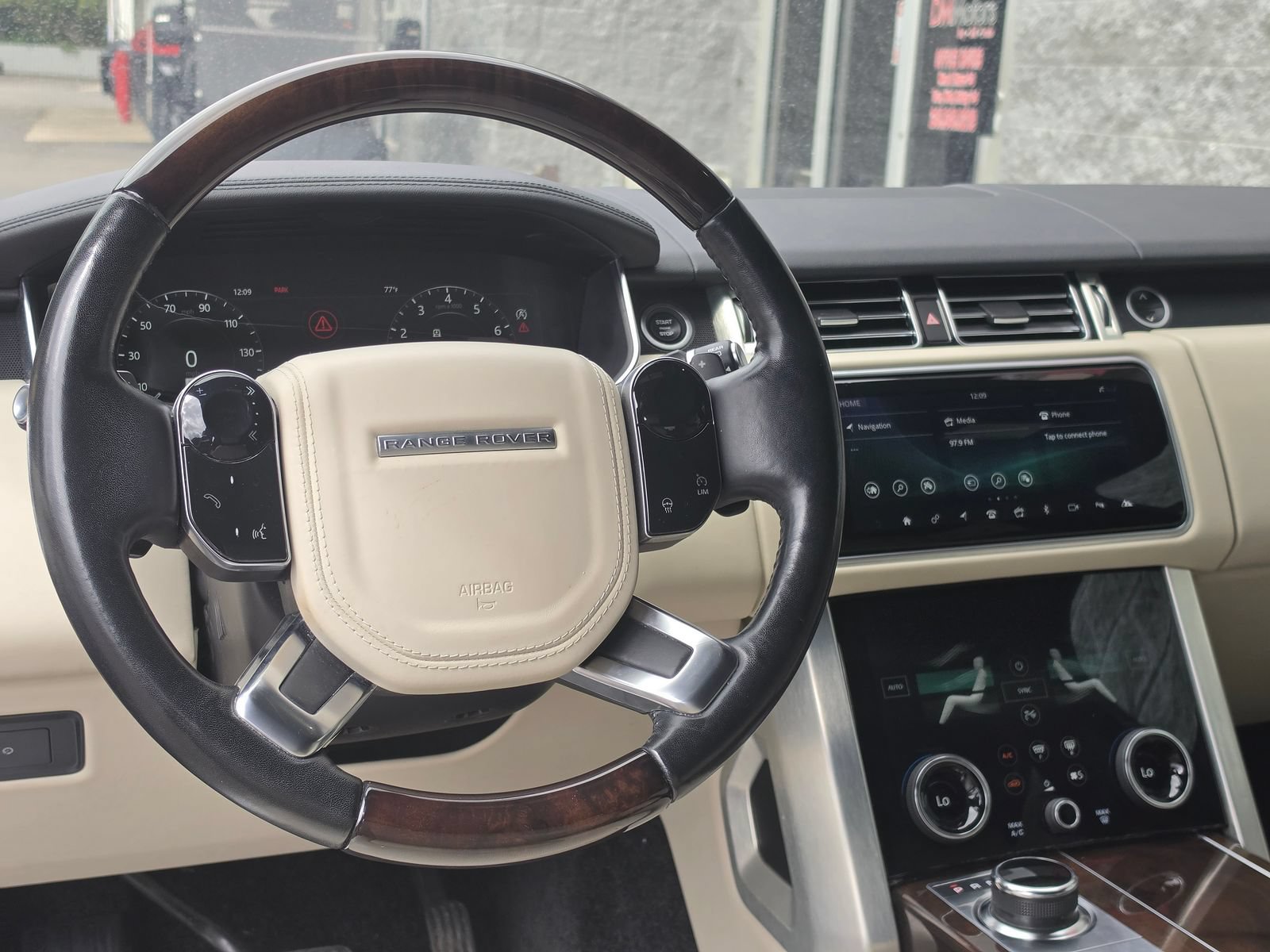 Used 2019 Land Rover Range Rover HSE AWD/4WD image 10