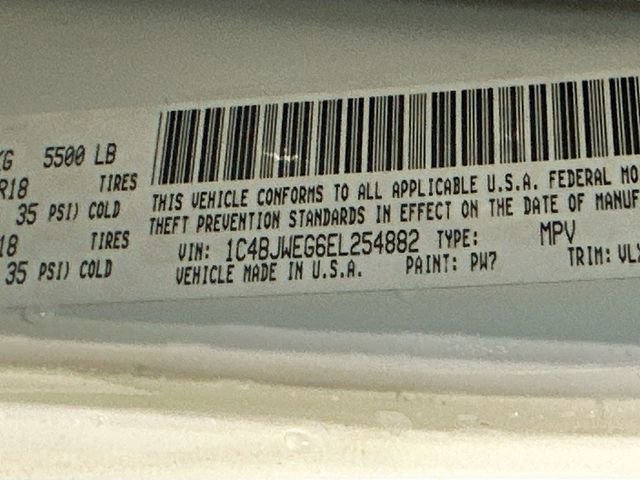 Used 2014 Jeep Wrangler Unlimited Sahara image 29