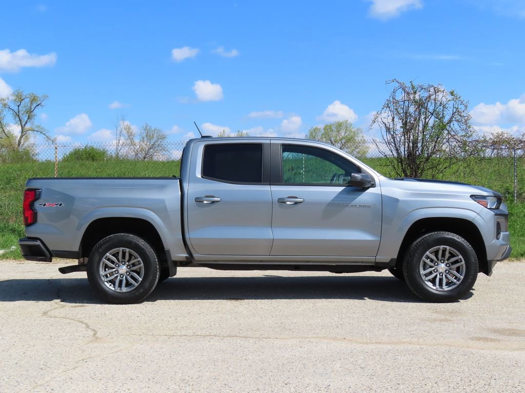 Certified 2024 Chevrolet Colorado LT w/ LT Convenience Package AWD/4WD image 2