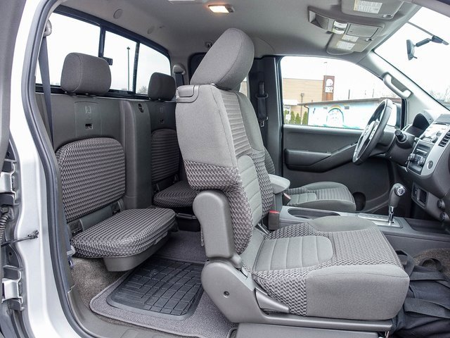 Used 2014 Nissan Frontier SV image 13