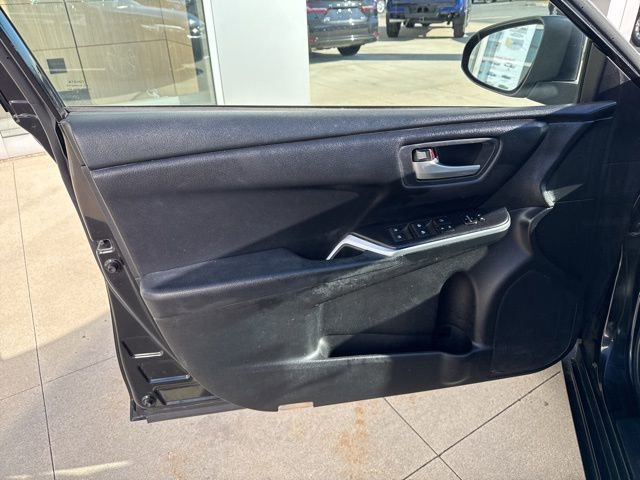 Used 2017 Toyota Camry SE w/ Moonroof Package image 23