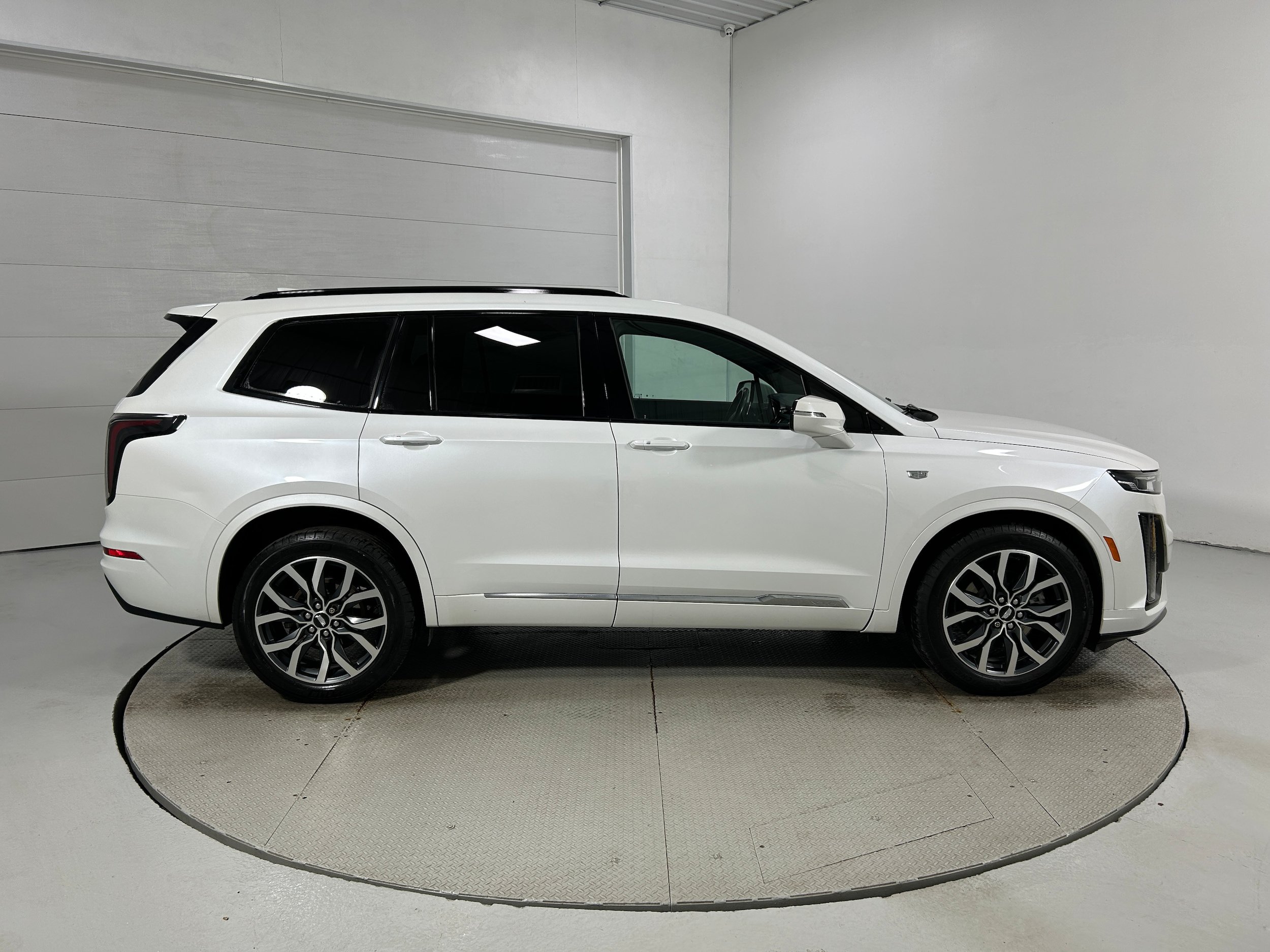 Used 2021 Cadillac XT6 Sport w/ LPO, Floor Liner Package AWD/4WD image 41
