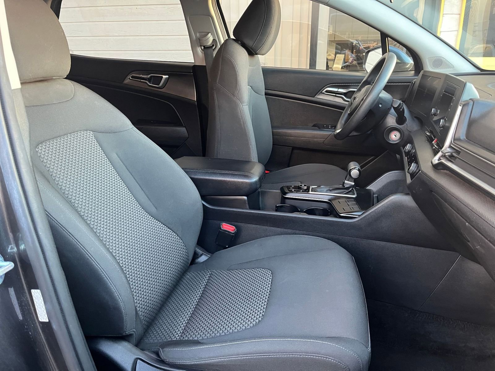 Used 2023 Kia Sportage LX image 33