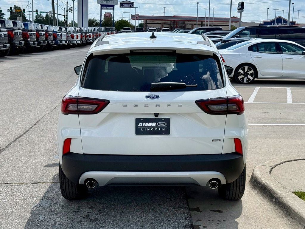 Certified 2025 Ford Escape SE FWD image 4