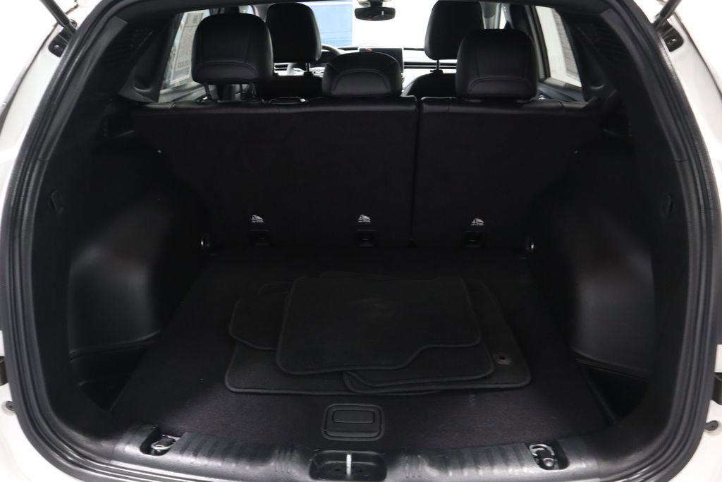 Used 2025 Jeep Compass Limited image 16