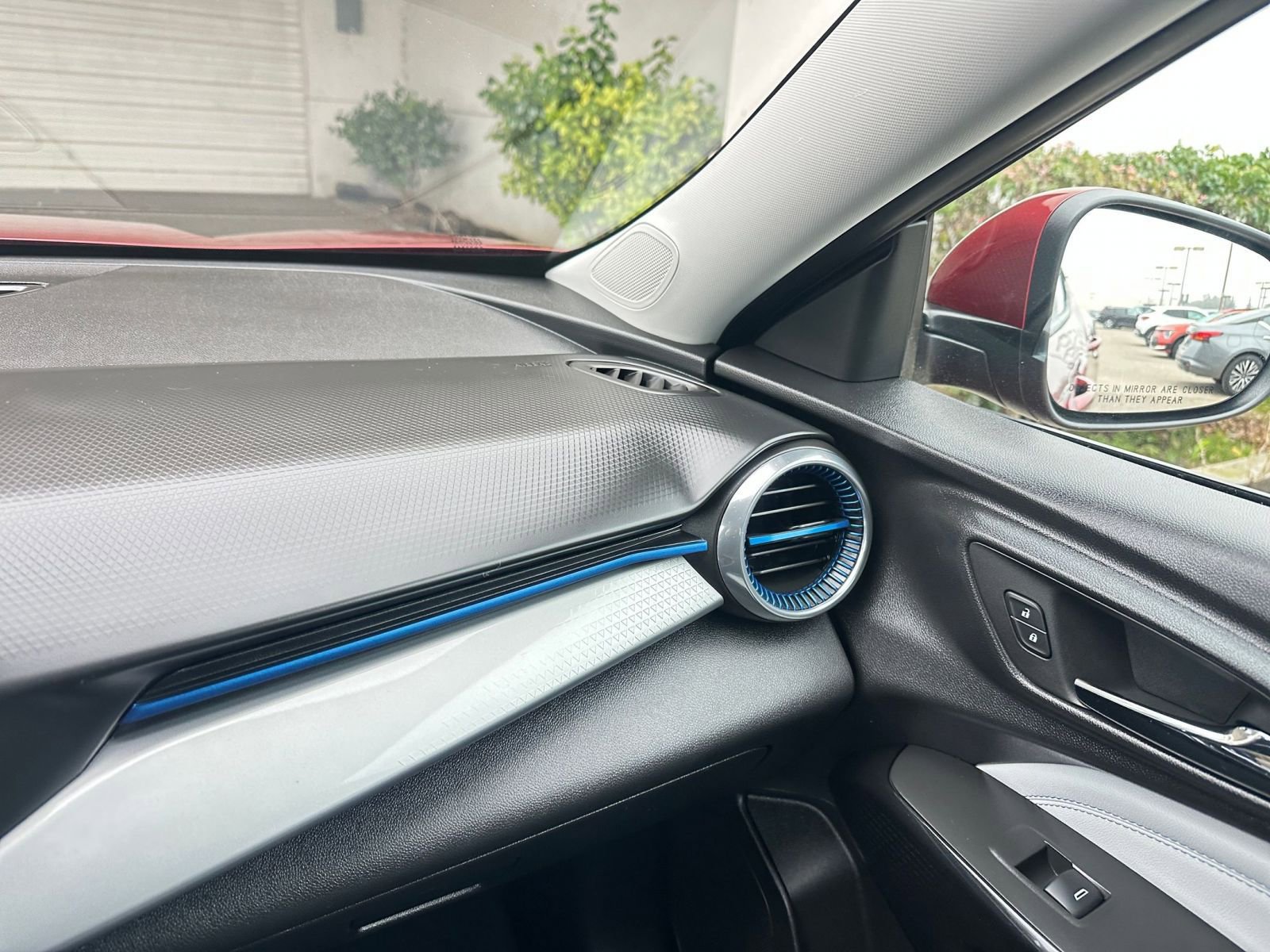 Used 2025 Chevrolet Trax LT w/ LT Convenience Package image 35