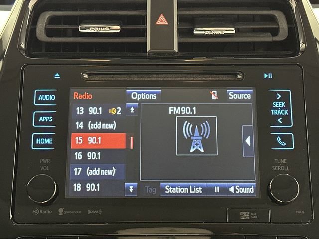 Used 2018 Toyota Prius Three w/ Advanced Technology Package image 12