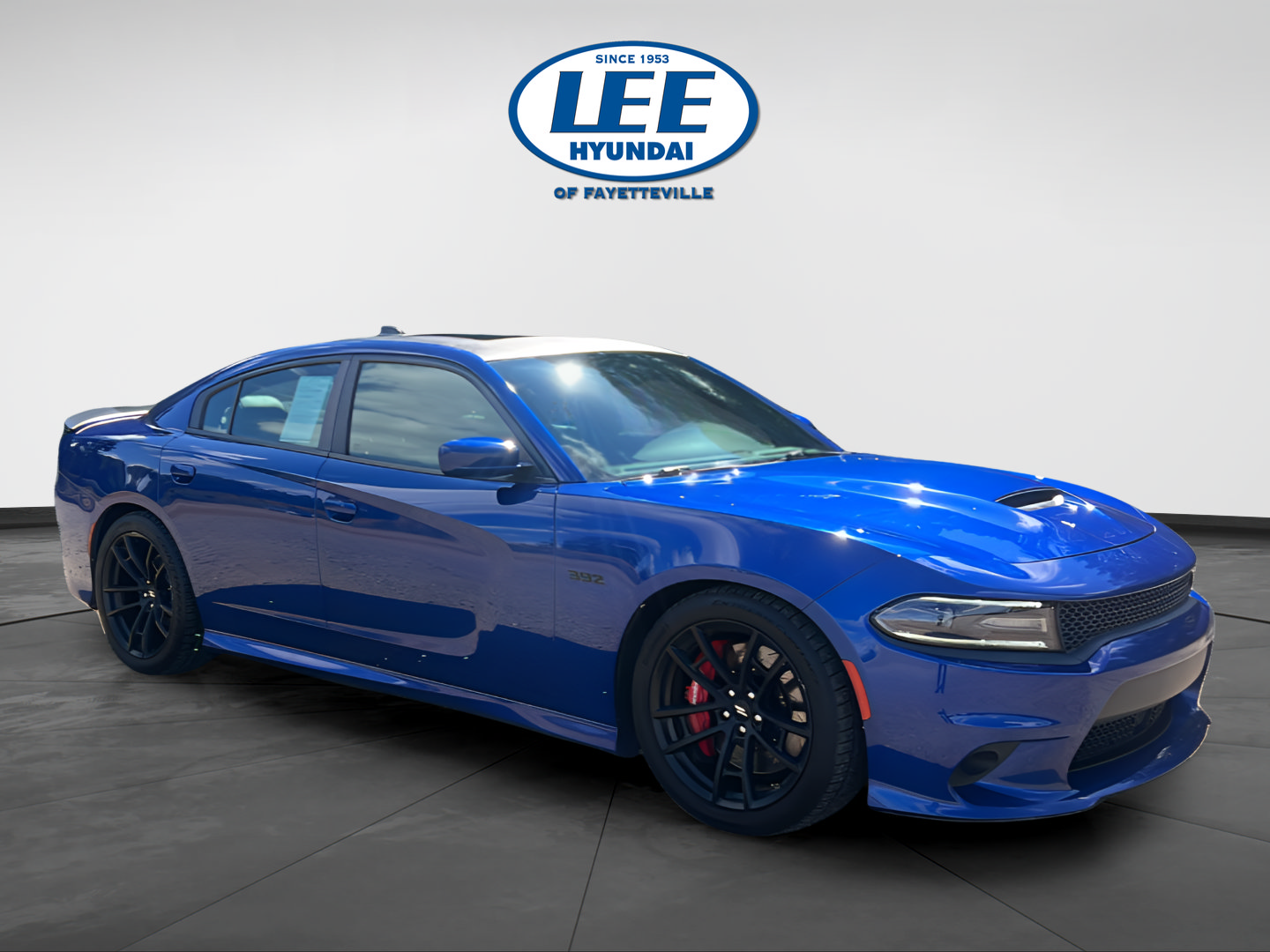 Used 2018 Dodge Charger R/T RWD image 1