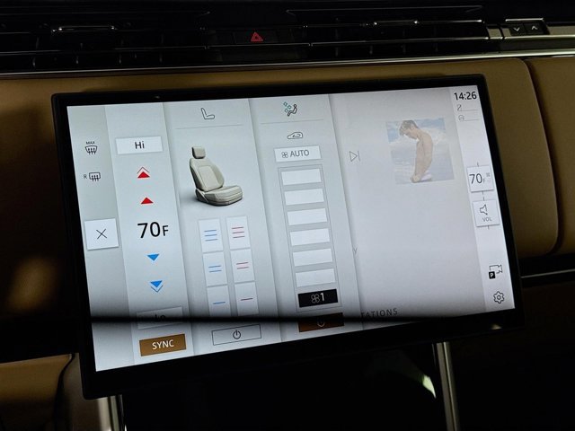 New 2026 Land Rover Range Rover SE image 18