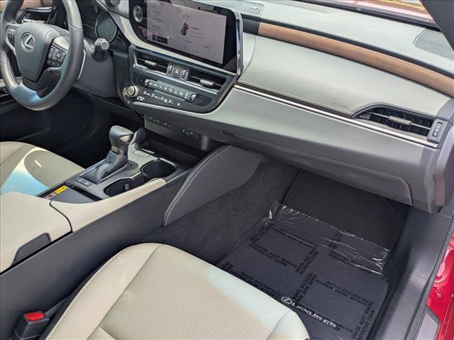 Used 2025 Lexus ES 300h w/ Premium Package FWD image 22