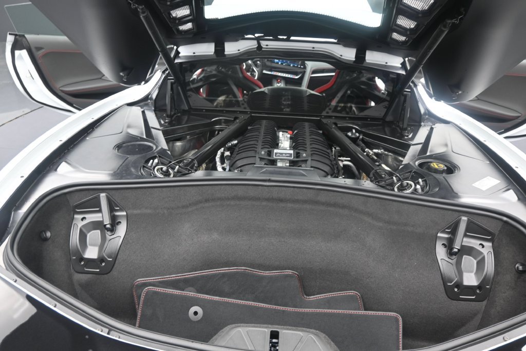 Used 2027 Chevrolet Corvette Z06 RWD image 17