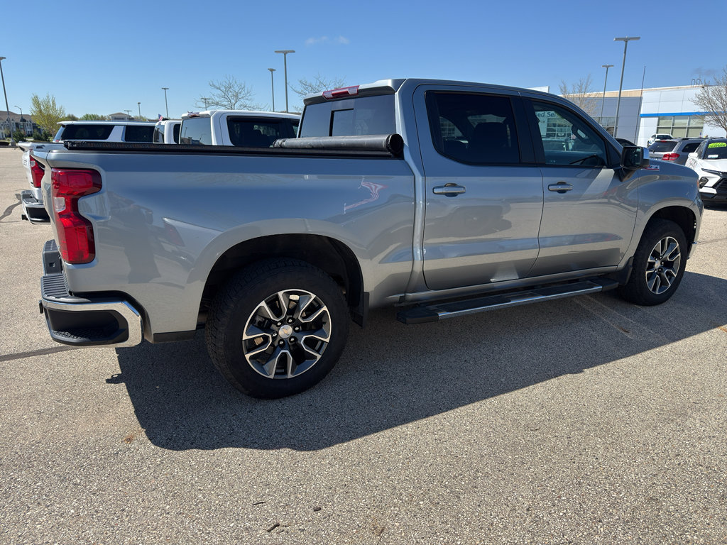 Used 2024 Chevrolet Silverado 1500 LT AWD/4WD image 7