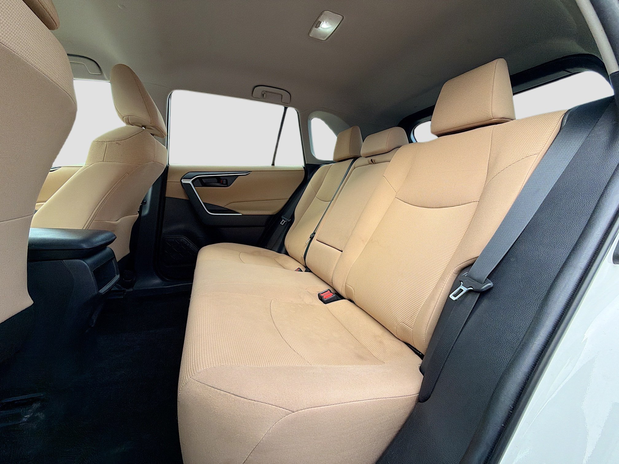 Used 2021 Toyota RAV4 LE FWD image 18