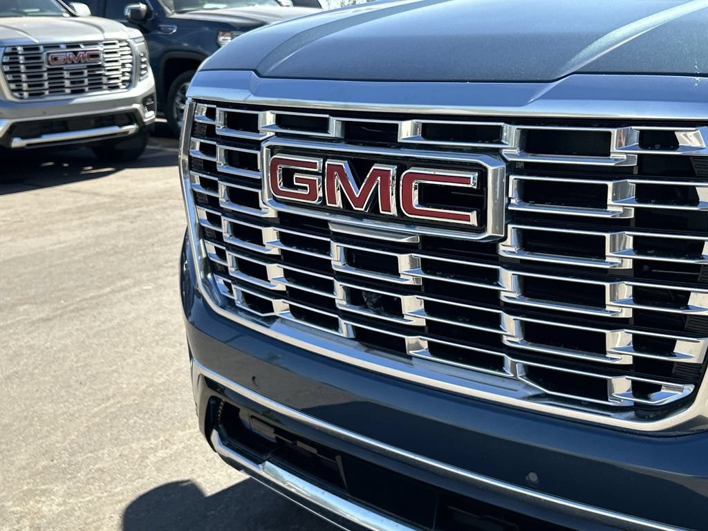 New 2026 GMC Yukon Denali w/ Denali Reserve Package AWD/4WD image 32