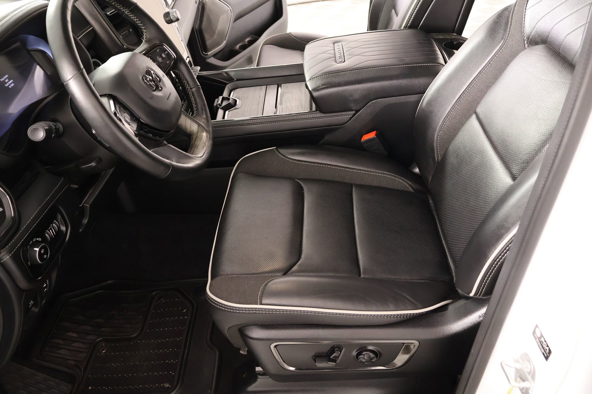 Used 2025 RAM 1500 Limited image 12