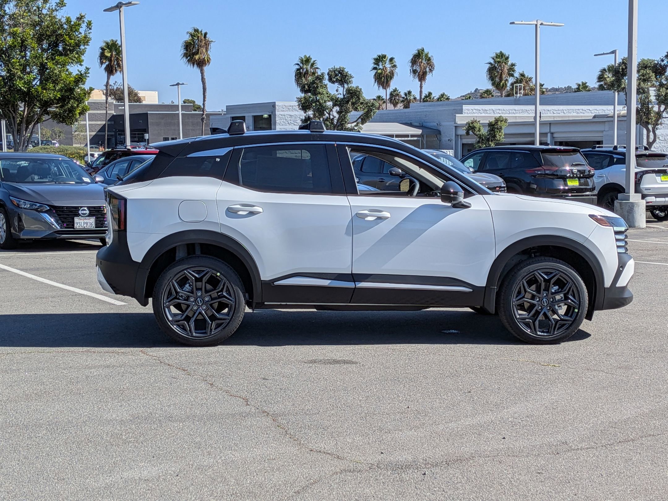 New 2026 Nissan Kicks SR w/ SR Premium Package image 5