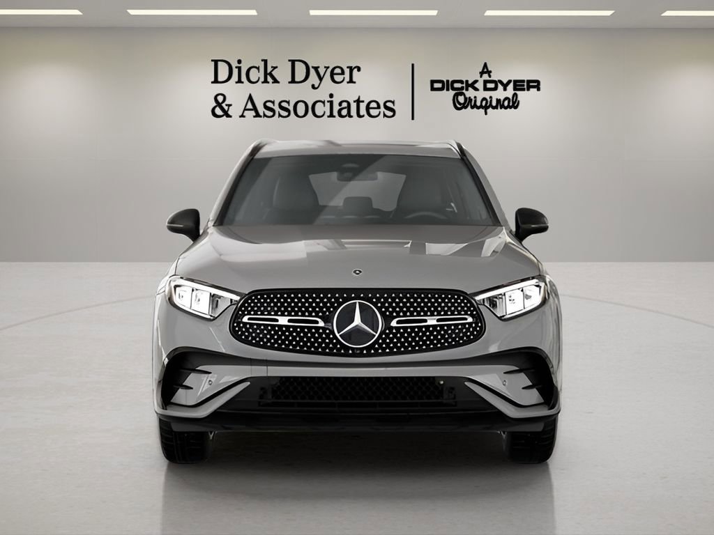 Used 2025 Mercedes-Benz GLC 300 image 33