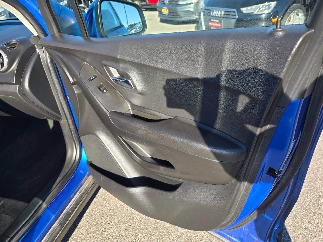 Used 2015 Chevrolet Trax LS FWD image 34