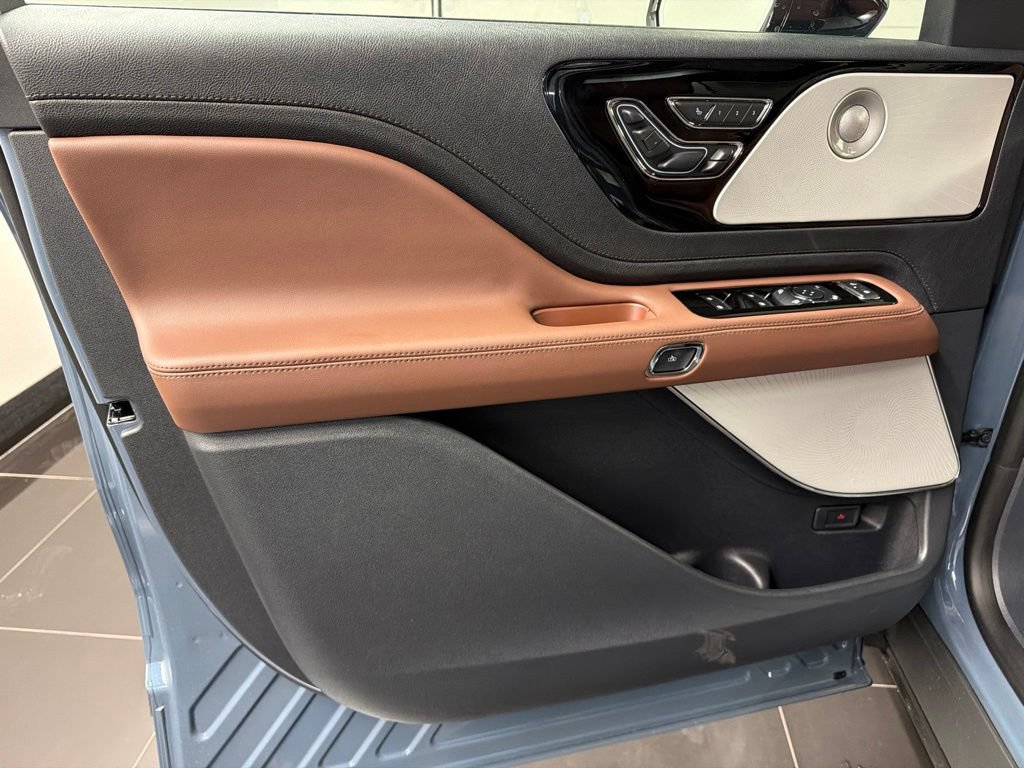 New 2026 Lincoln Aviator Reserve AWD/4WD image 28