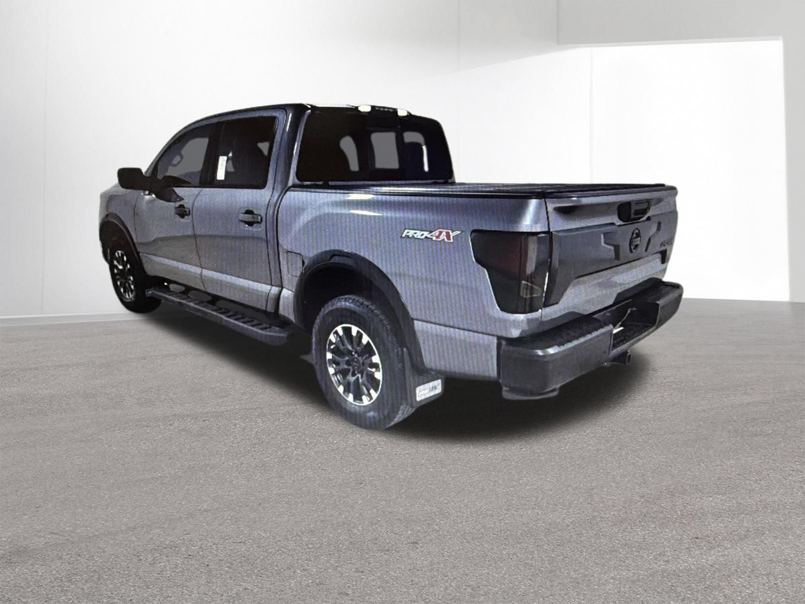 Used 2021 Nissan Titan PRO-4X w/ Pro-4x Convenience Package AWD/4WD image 3