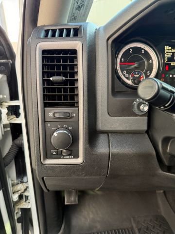 Used 2018 RAM 2500 Tradesman w/ Chrome Appearance Group image 35