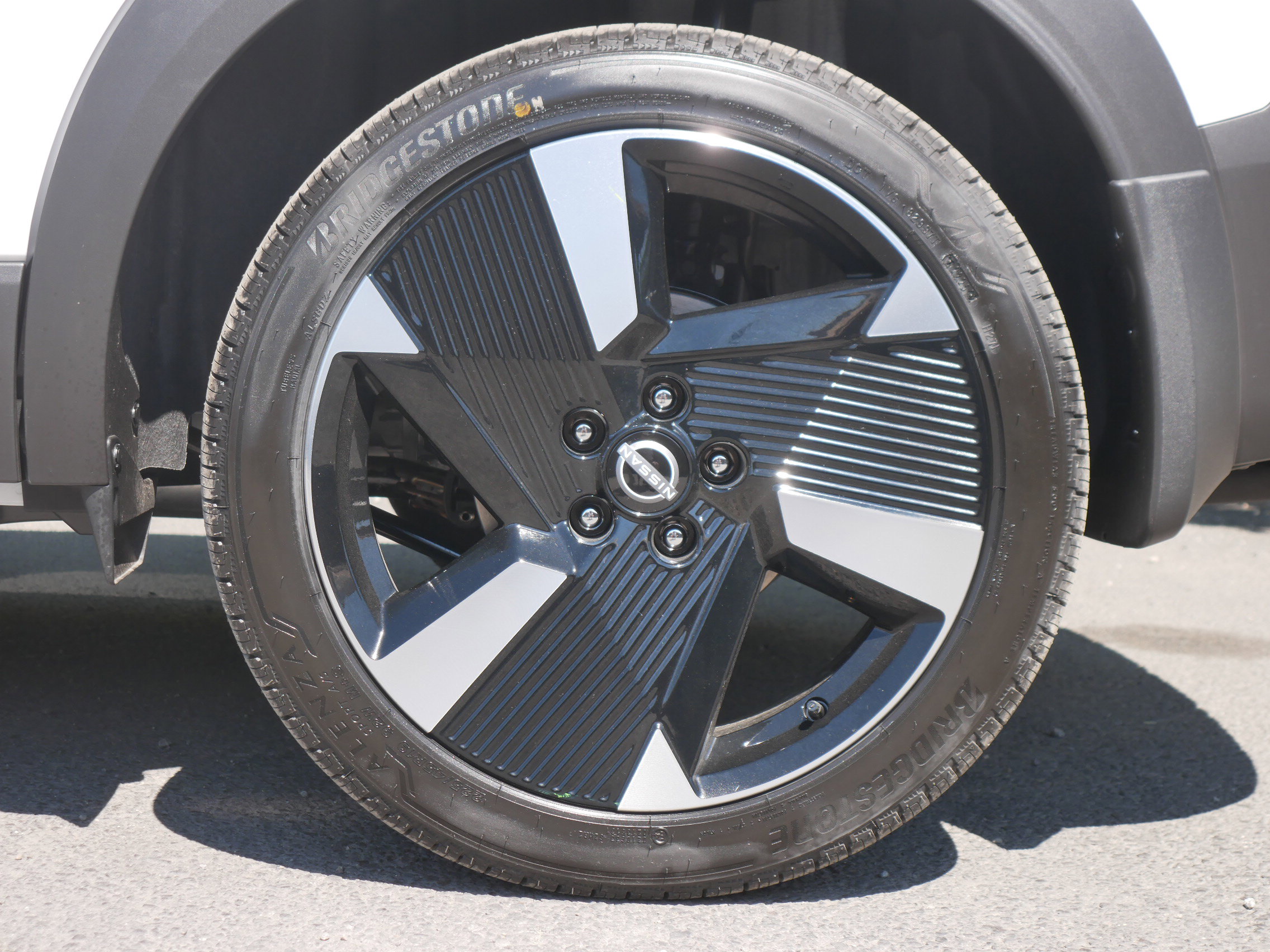 New 2025 Nissan Kicks SR w/ SR Premium Package image 16