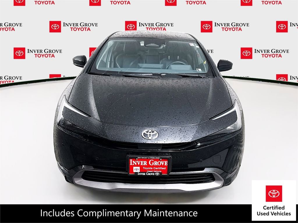 Used 2025 Toyota Prius XLE image 2