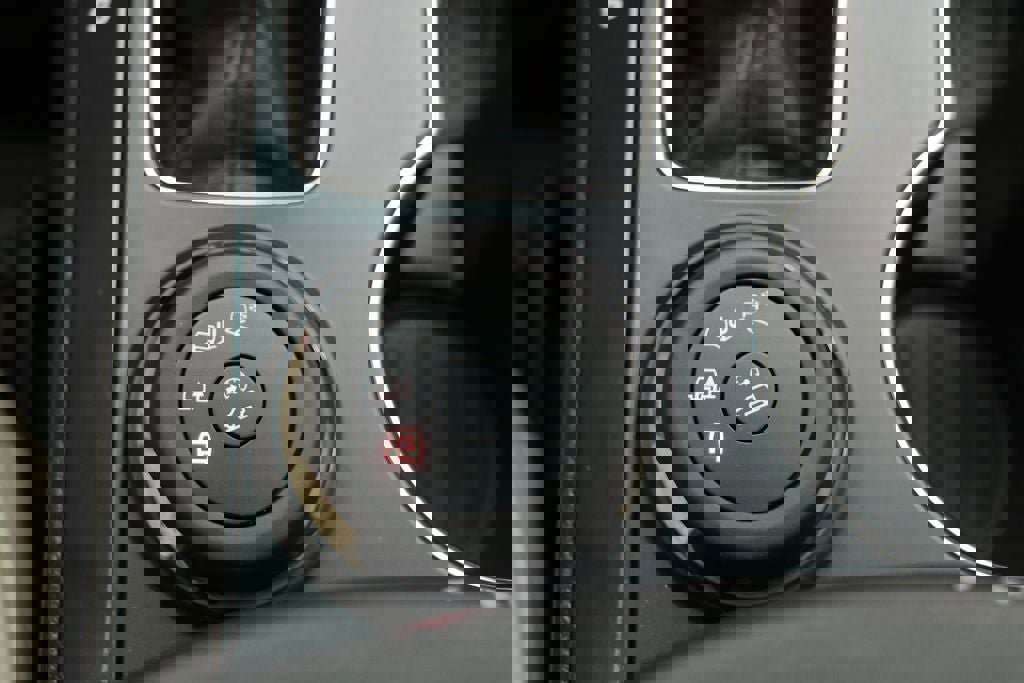 Used 2016 Ford Explorer Platinum image 27