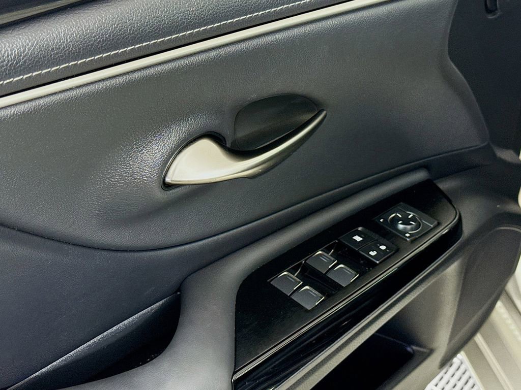 Certified 2023 Lexus ES 350 image 18