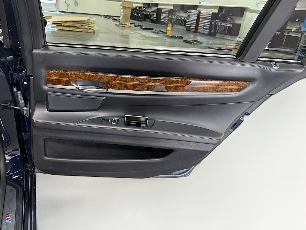 Used 2015 BMW 750Li image 26