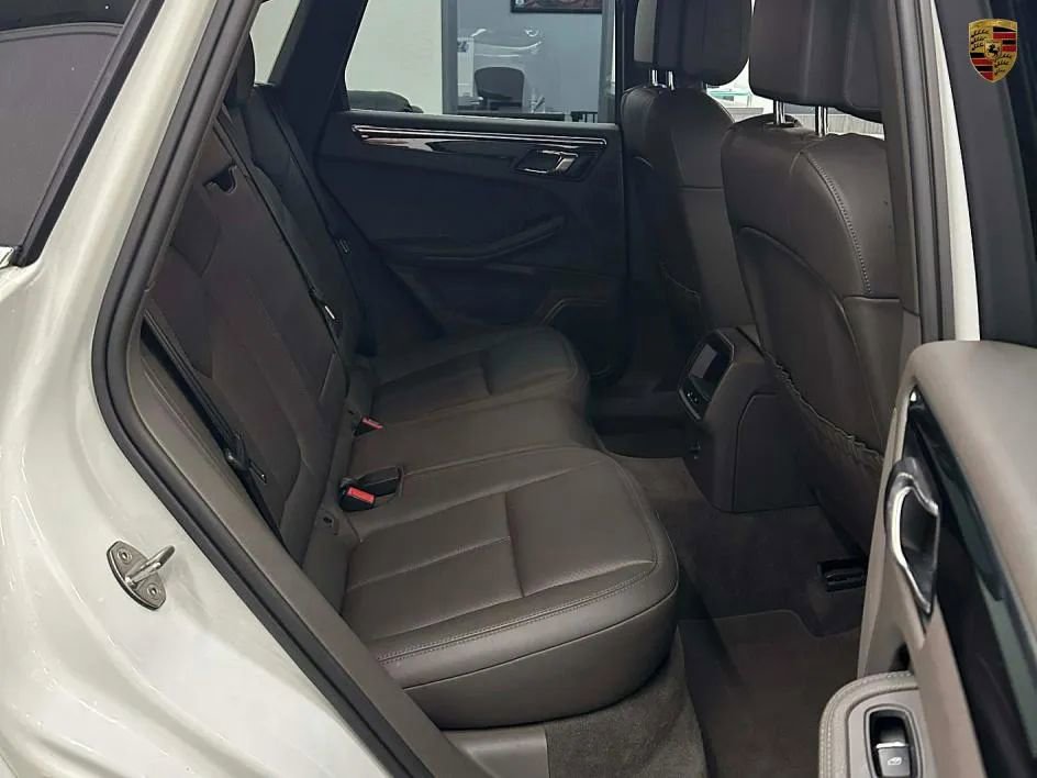 Used 2015 Porsche Macan S image 11