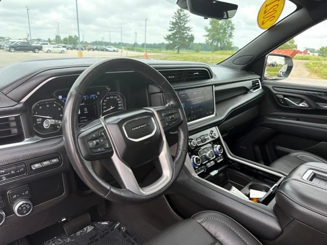 Used 2021 GMC Yukon Denali w/ Denali Premium Package AWD/4WD image 8