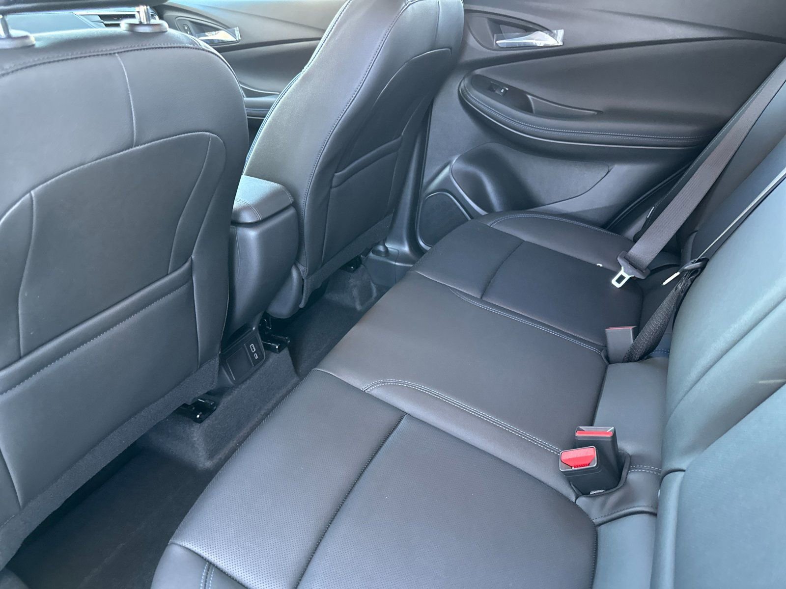 New 2026 Buick Encore GX Sport Touring image 12