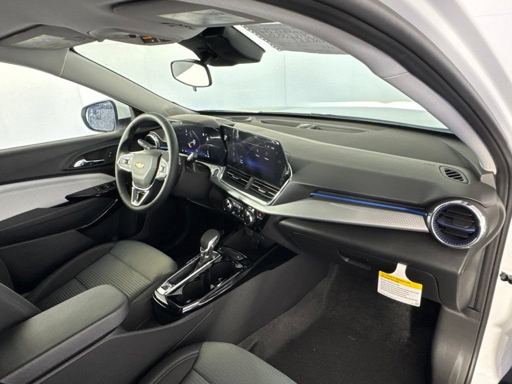 New 2026 Chevrolet Trax LT w/ Driver Confidence Package FWD image 32