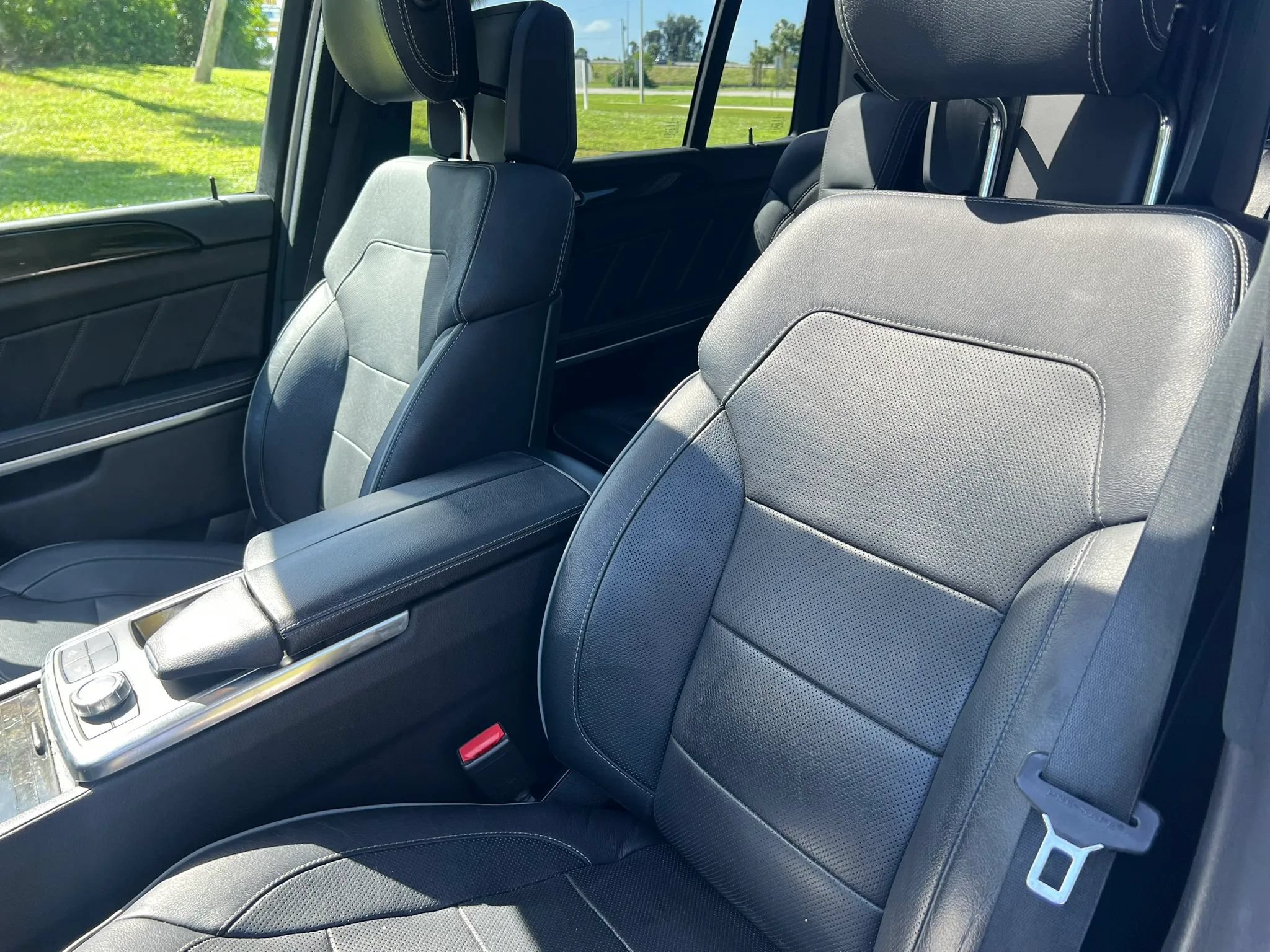 Used 2014 Mercedes-Benz GL 450 4MATIC w/ Lighting Package image 13
