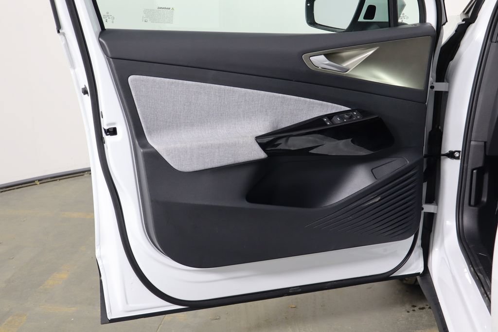 Used 2025 Volkswagen ID.4 Pro RWD image 17