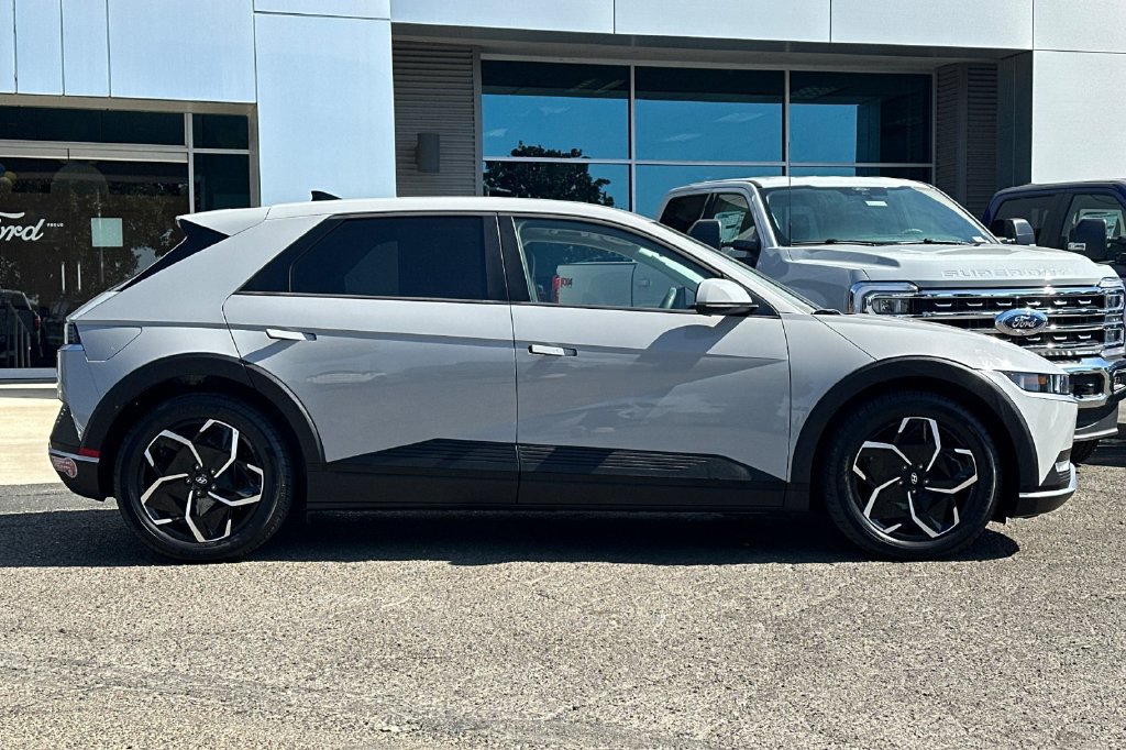 Used 2024 Hyundai Ioniq 5 SEL RWD image 3