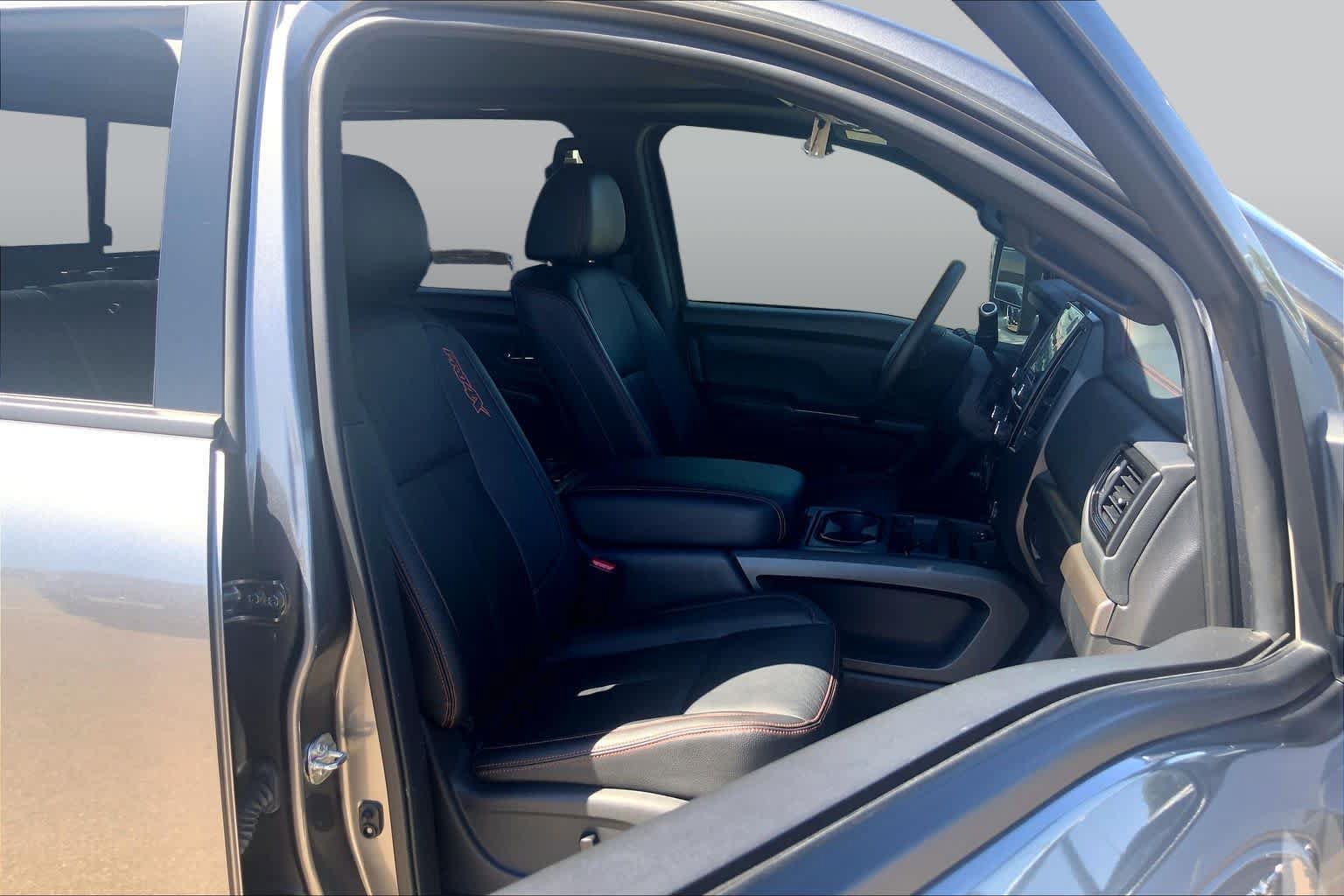 Used 2024 Nissan Titan PRO-4X w/ Pro-4x Convenience Package AWD/4WD image 9