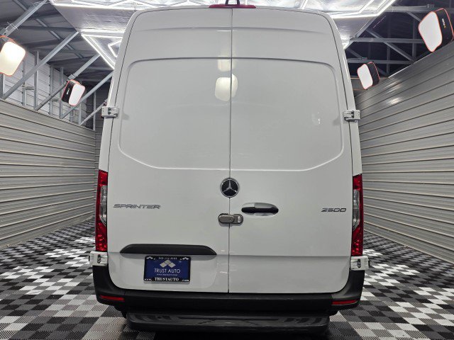 Used 2024 Mercedes-Benz Sprinter 2500 image 7