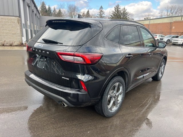 Used 2023 Ford Escape ST-Line image 5